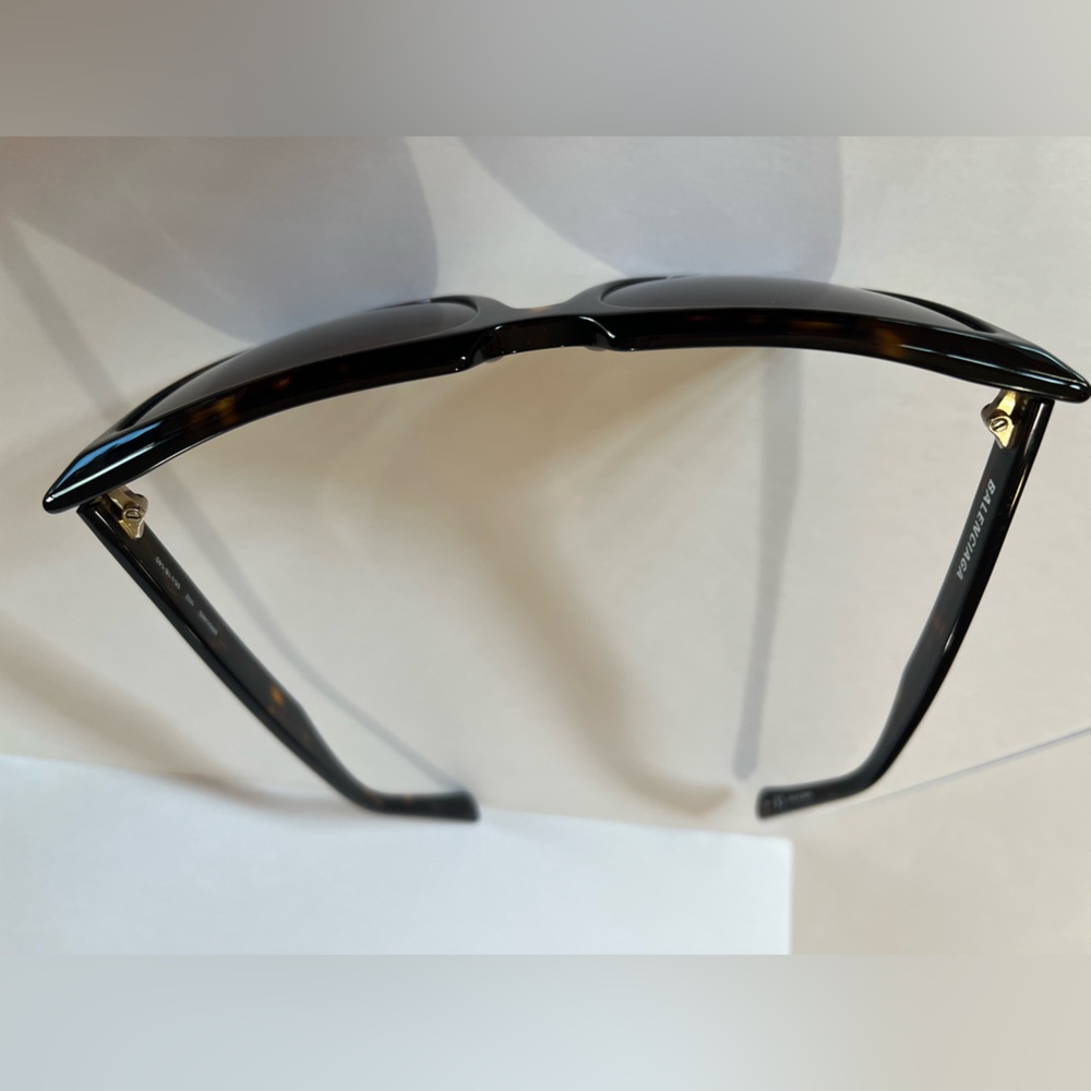 Balenciaga Tortoise Sunglasses - Picture 4 of 10